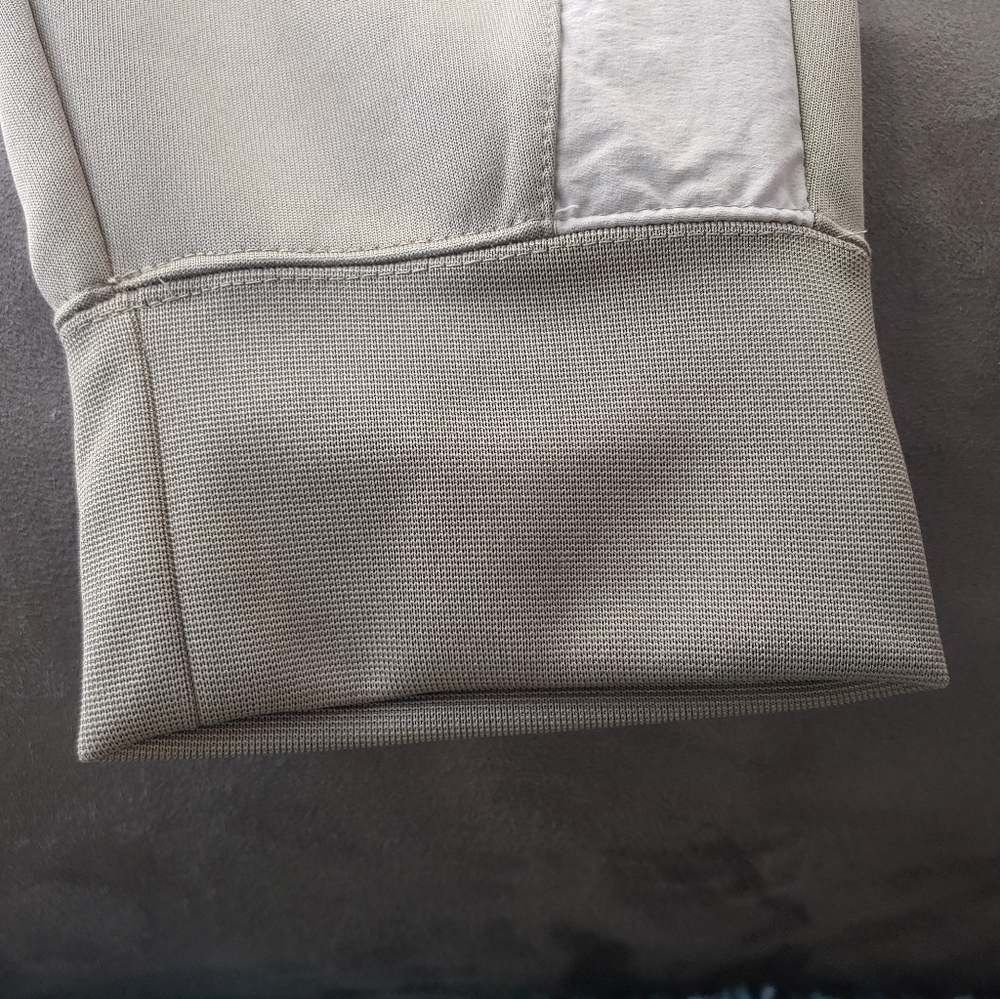 Nike Air Max Joggers Sweatpants Olive Grey Men's BNWT - Picture 4 of 16